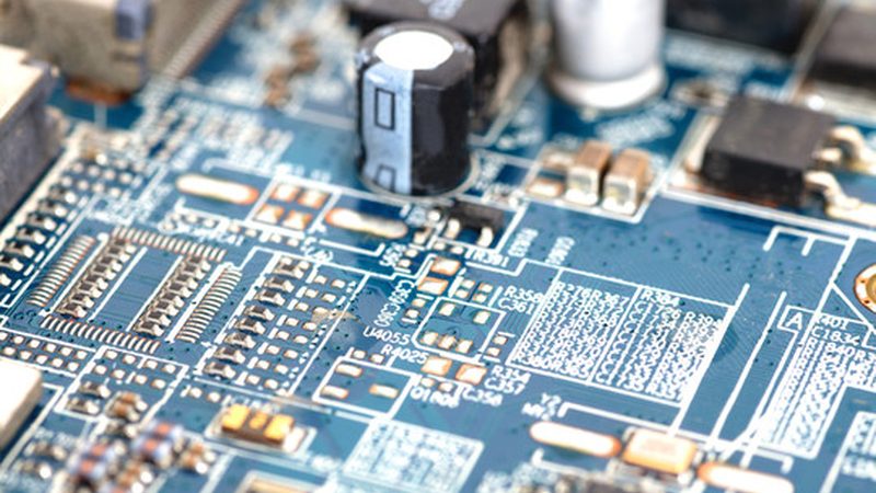 PCB打样四层板：揭秘报价背后的技术考量